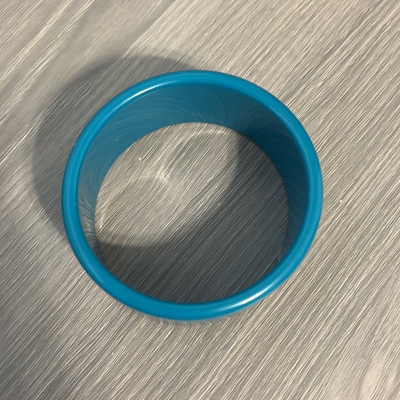 Vintage Lucite Plastic Bangle Bracelet, Teal - Picture 3 of 5